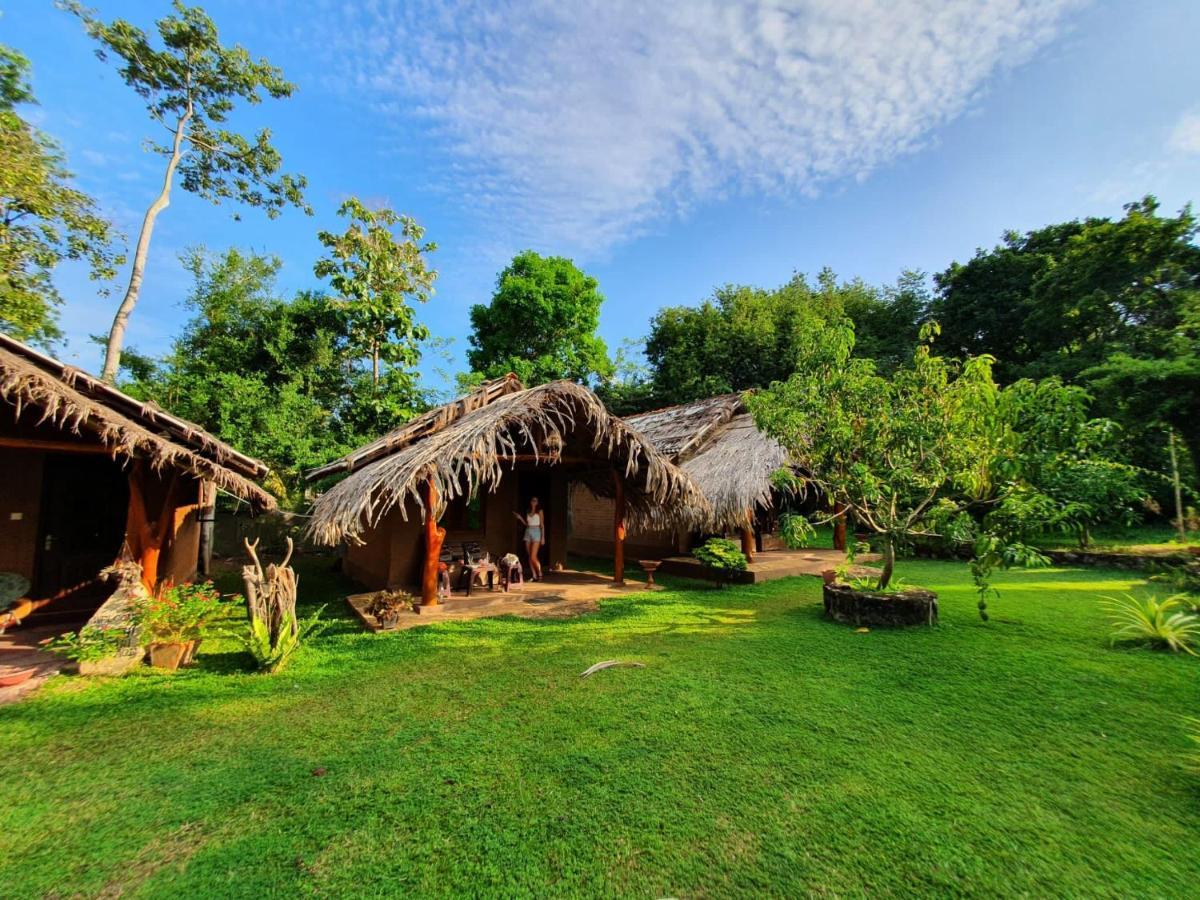 Hasthi Safari Cottage อุดาวาลาเว ภายนอก รูปภาพ